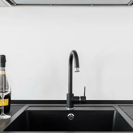 A World Aparts - 104 Frattina *