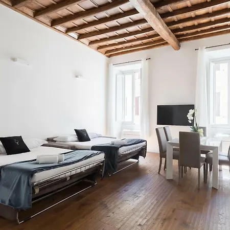 A World Aparts - 104 Frattina * Řím